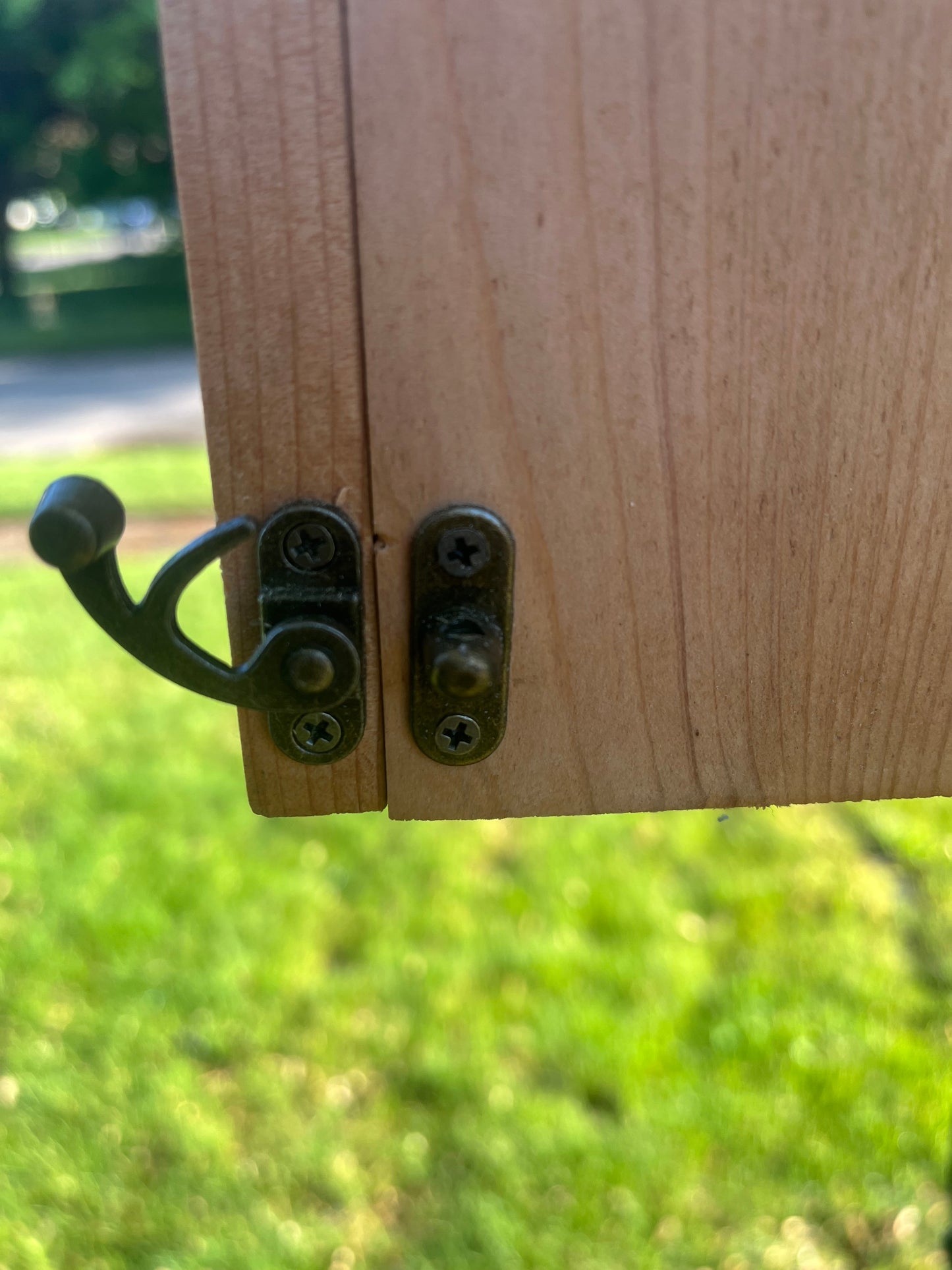 Bluebird Nesting Box with House Sparrow Deterrent