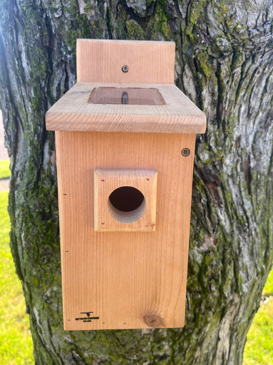 Bluebird Nesting Box with House Sparrow Deterrent